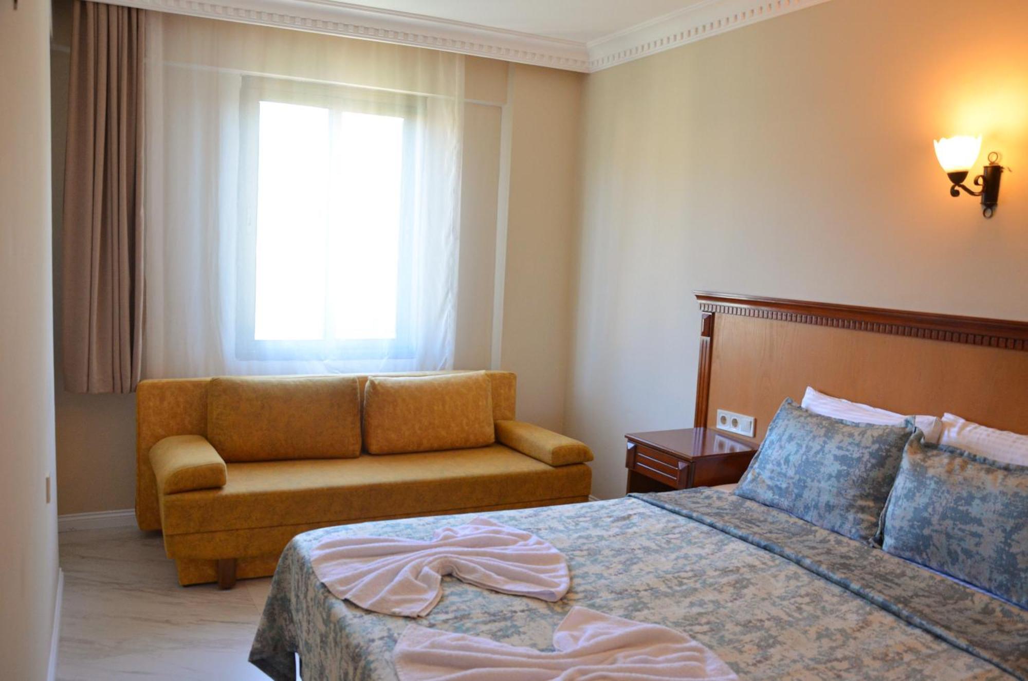 Rosy Suites Hotel Кушадасъ Екстериор снимка