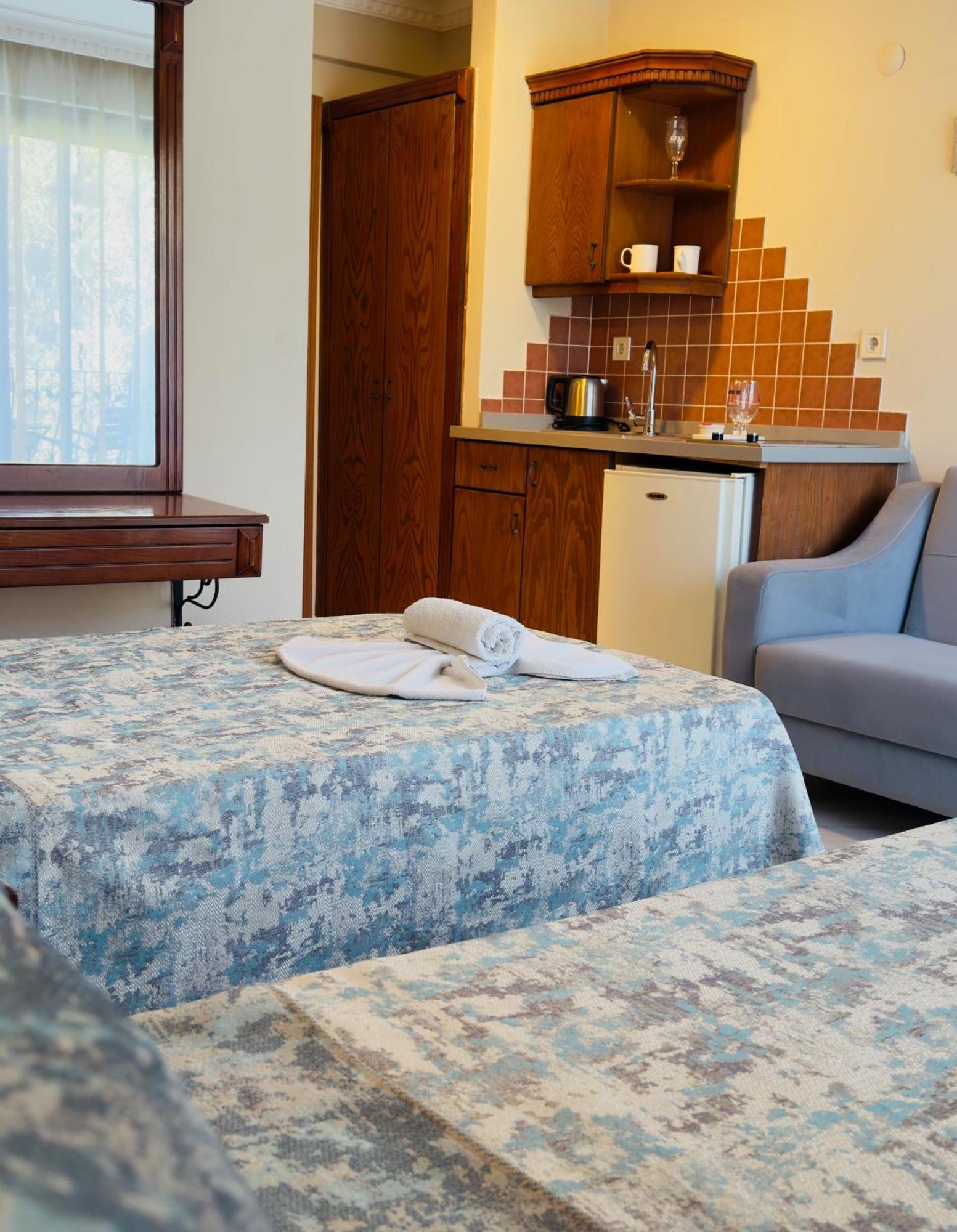 Rosy Suites Hotel Кушадасъ Екстериор снимка